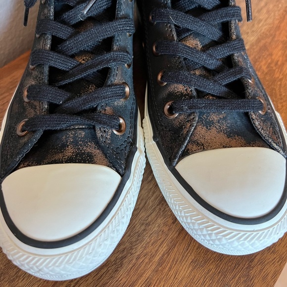 Rare black and metallic gold converse high top. - Picture 11 of 12